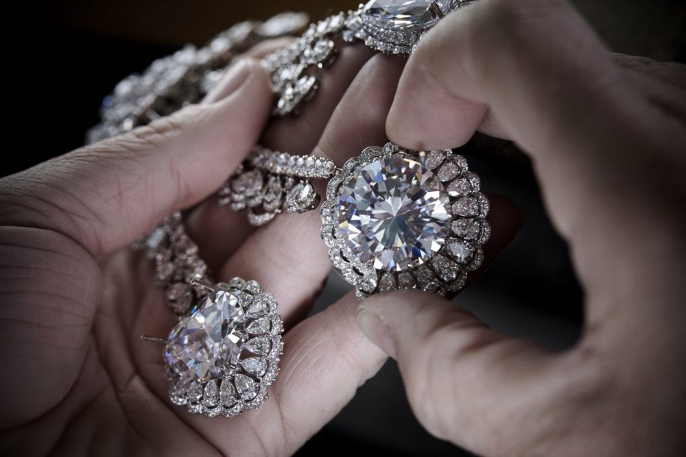 Как выбирают ювелирные украшения с бриллиантами?