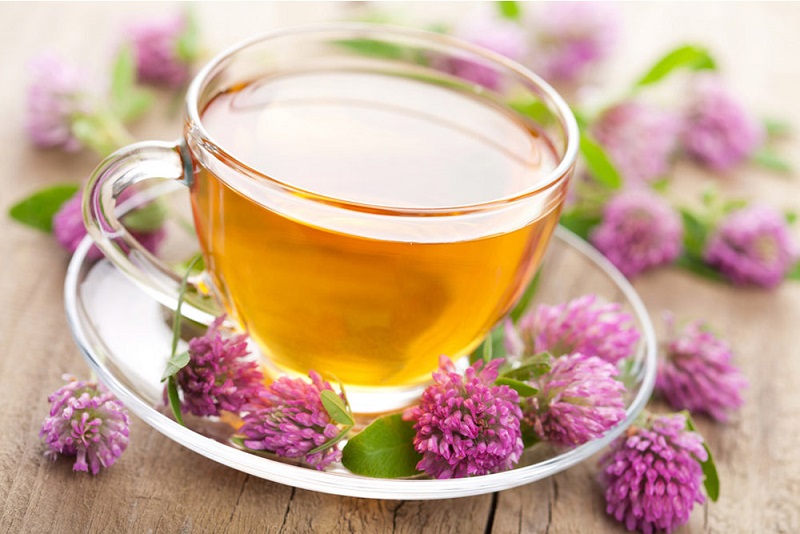 Какие успокаивающие травы можно добавить в чай?